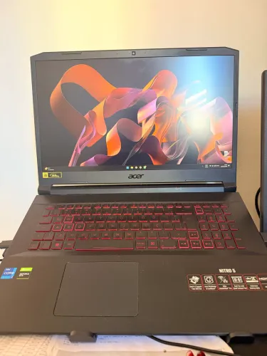 Notebook Gamer Acer Nitro 5 i7 11ª Ger / Tela 17.3" 144Hz / SSD 512GB