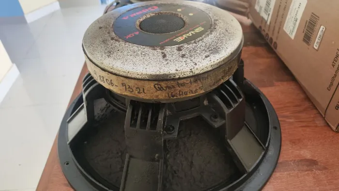 Vendo um medio de 8 e um grave de 15