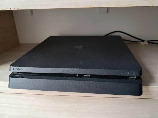 Vendo PS4 Slim 
