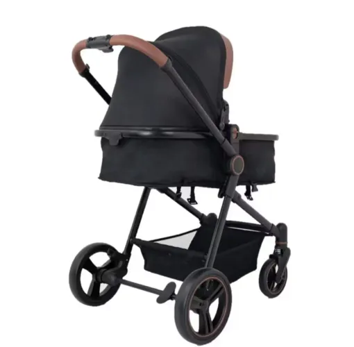 Carrinho de bebê e bebê conforto 