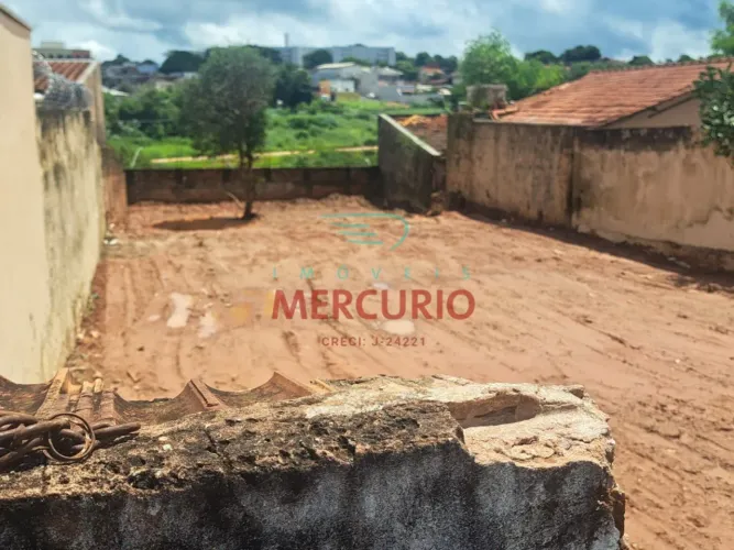 Terreno para venda com 300 m² em Jardim Godoy, Bauru - SP