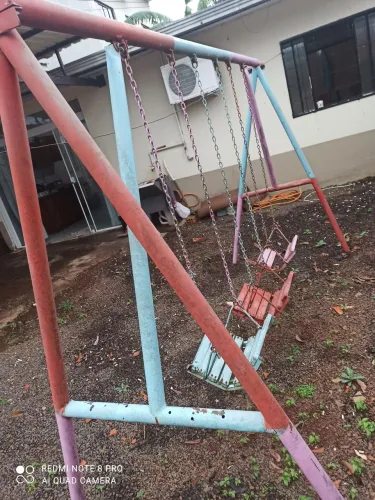 Balanço Infantil de ferro com 3 lugares