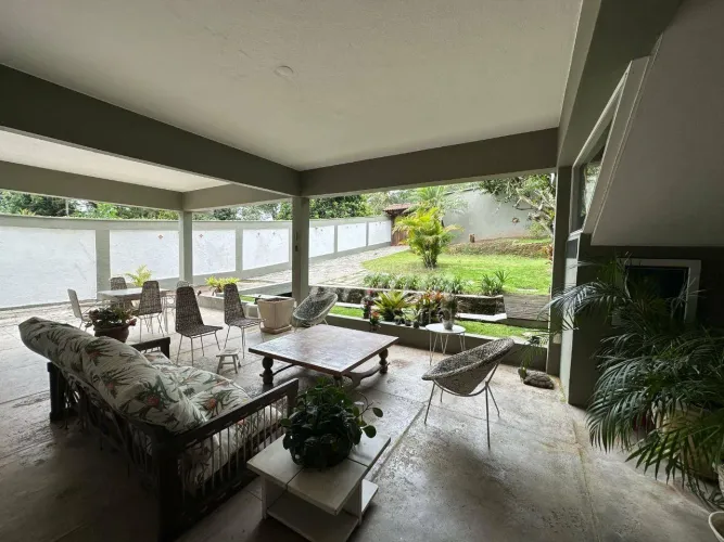 Casa com 5 dormitórios à venda, 226 m² por R$ 1.100.000,00 - Iucas - Teresópolis/RJ