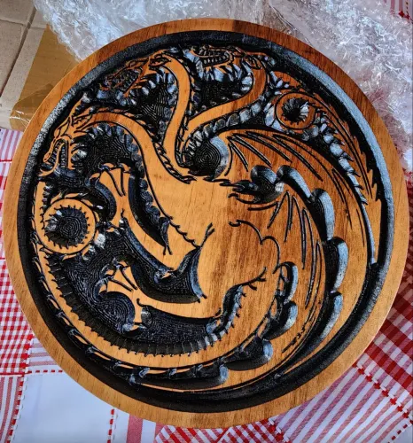 Quadro de Madeira Casa Targaryen Game Of Thrones Maciço 28cm