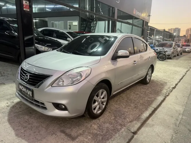 Nissan Versa SL 1.6 16V Flexstart 4P Mec. 2013