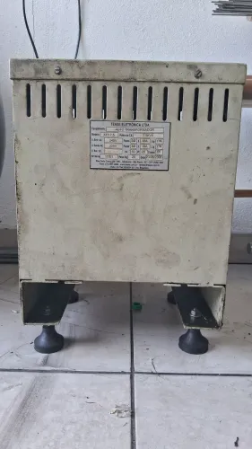 Estabilizador 7.5 Kva 220V