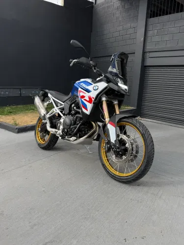 BMW F 900 GS Pro 2025 - Apenas 1.800 km | Único Dono | Akrapovic