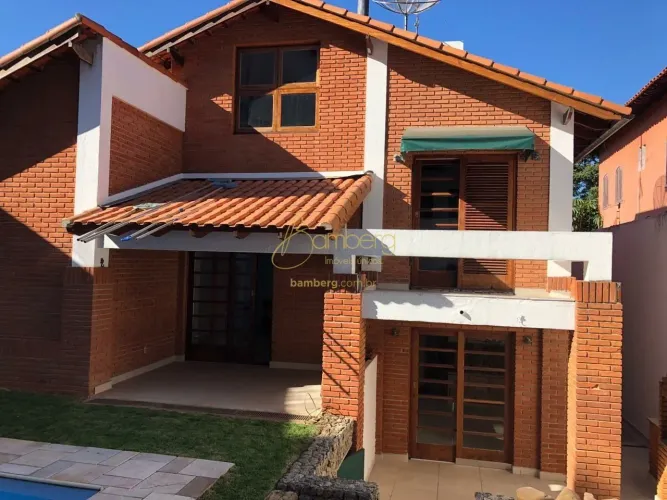 Casa de Alto Padrão com 380 m², 3 Suítes, Piscina e 4 Vagas - Pronta para Morar!