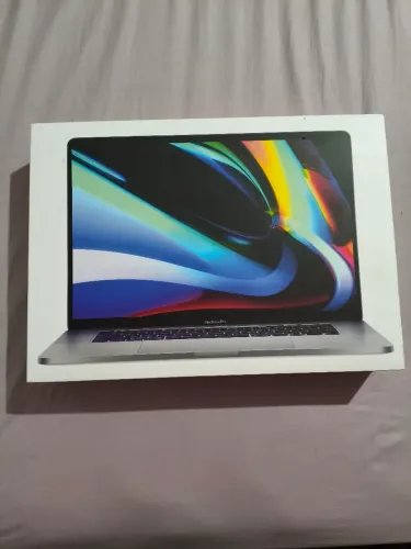 Caixa MacBook Pro