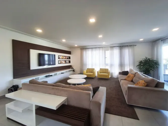 Perfil Especial - Casa MOBILIADA de alto padrão com 515m² de área, 6 dorm c/ 3 suites - Co