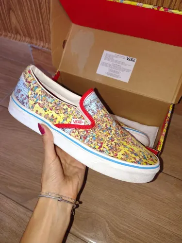 Tênis Vans Classic Slip-On X Where's Waldo