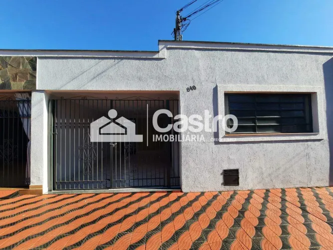 Casa com 03 dormitorios no centro de Sertãozinho para locação
