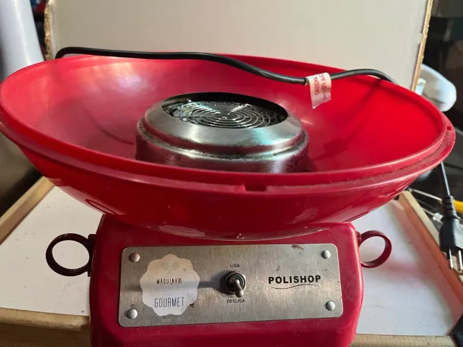 Máquina Algodão Doce Gourmet Polishop. falta peças