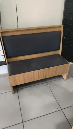 Banco de MDF para esperar 