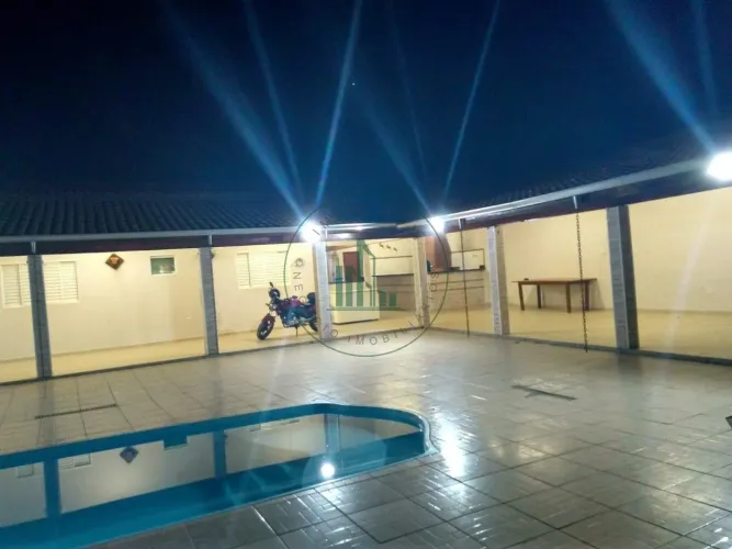 Chácara de lazer com piscina e campo em Charqueada