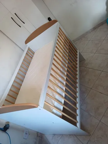 Vende se berço americano vira cama, pouco tempo de uso bem conservado