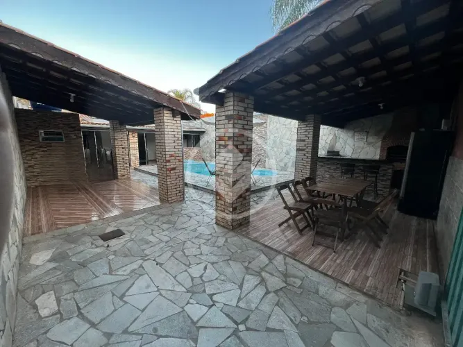 Casa Térrea à Venda no Bairro Centro América Cuiabá - MT - R$ 530.000,00 - ACEITA FINANCI