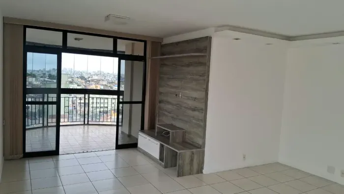 Imóvel para aluguel tem 90 metros quadrados com 3 quartos em Imbetiba - Macaé - RJ