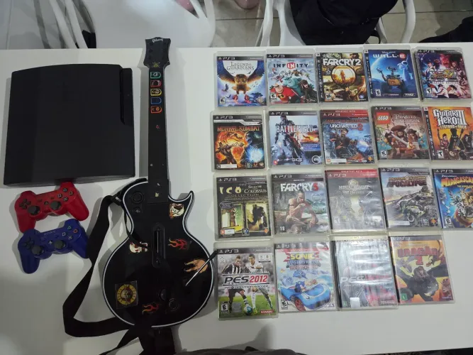 PS3, 2 CONTROLES,  19 JOGOS MÍDIA FÍSICA E GUITARRA GUITAR HERO 3