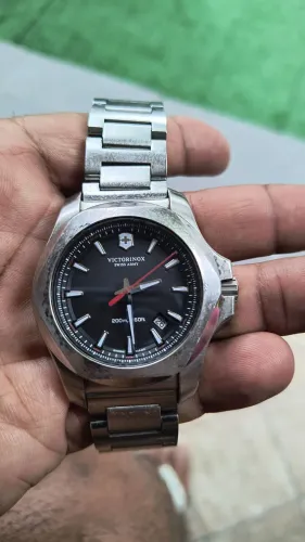 Relógio victornox Swiss e outro modelo