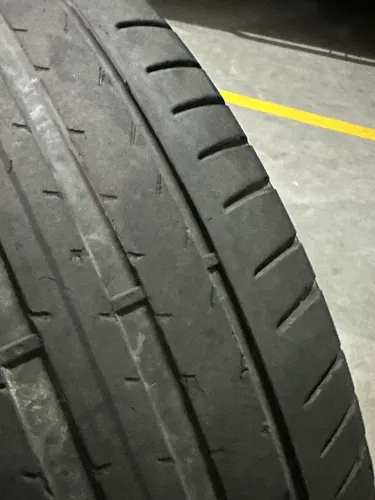 Pneu Pirelli Scorpion 235/45 R19