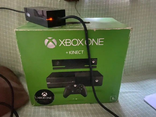 Caixa vazia e pecas xbox one