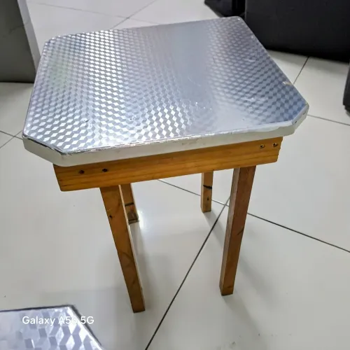 Vendo 5  bancos de madeira usados e conservados