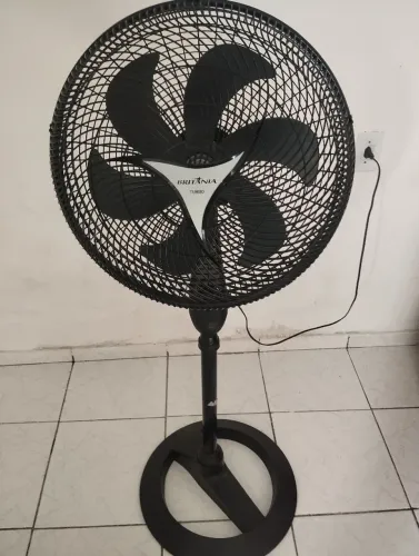 Ventilador Britânia de coluna