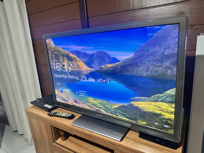 TV LCD PANASONIC - EXCELENTE ESTADO 