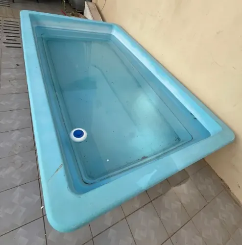 Piscina de fibra 3.000 litros bem conservada