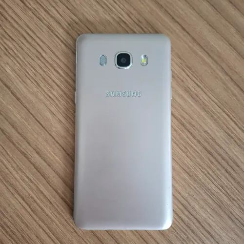 Celular Galaxy J5 com carregador original 