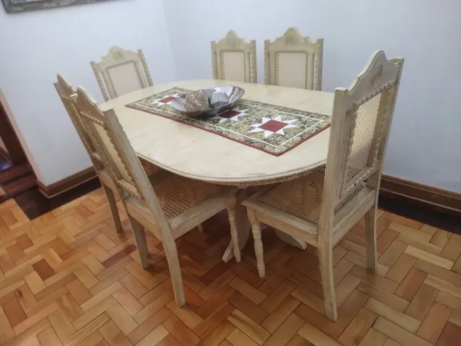 Mesa estilo colonial