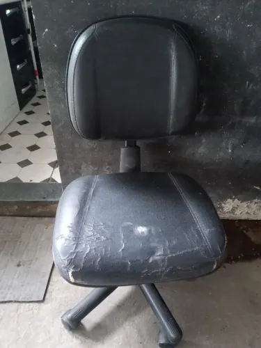 CADEIRA PRA ESCRITÓRIO/ ESTUDO