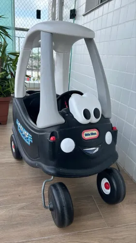 Carro little tikes