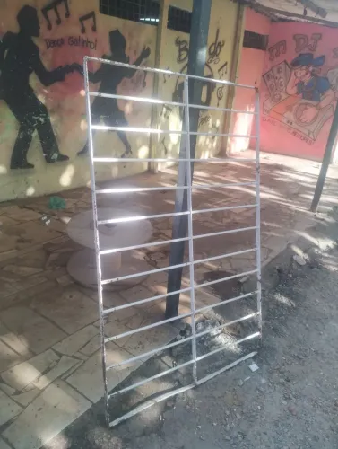 grade de proteção 75x2.10. e aranha 1.50x1.00