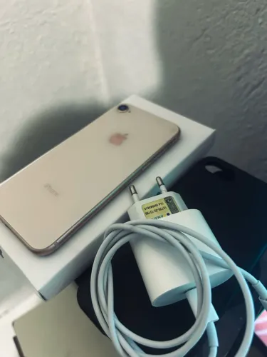 iPhone SE 2ª Geração - 64GB ( Touch ID off ) - Desapego