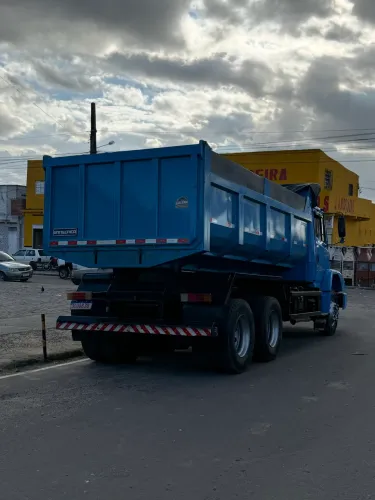 Caçamba a venda