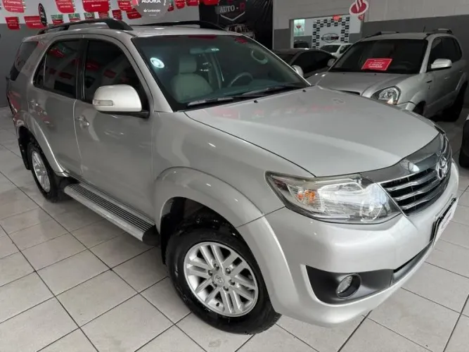 Toyota Hilux SW4 SR 4X2 2.7/ 2.7 Flex 16V Aut. 2013