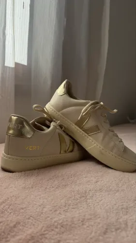 TENIS VERT DOURADO - TAM 37