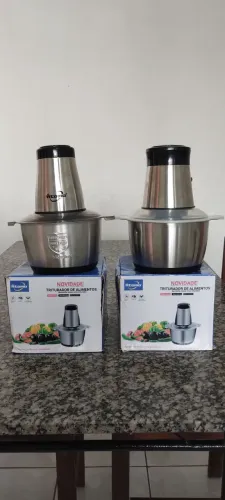Vendo triturador de alho legumes e carne inox 2 l valor r$ 100 retirar em Caraguatatuba