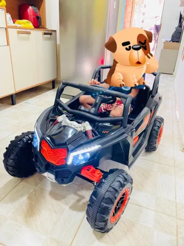 Vendo carro elétrico infantil 12v semi novo
