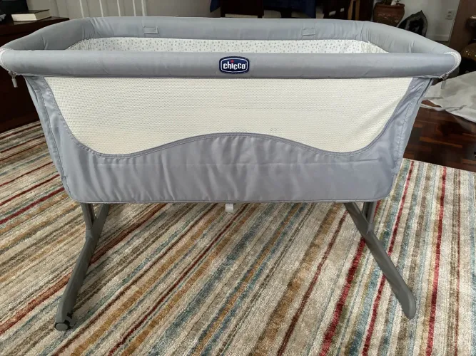 Berço Portátil Chicco Next2Me Seminovo + Colchão, Protetor e 3 Lençóis