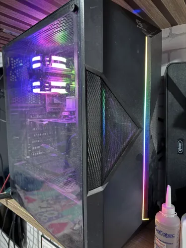 Gabinete gamer fortrek holt RGB