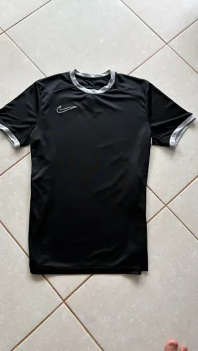 Camiseta dry fit Nike 2025