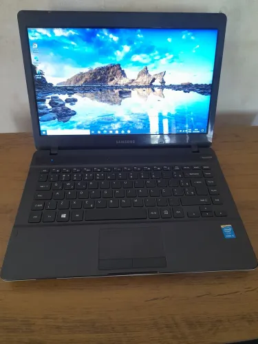 Notebook Samsung / Core i5 5ª Geração / 4GB / 500GB
