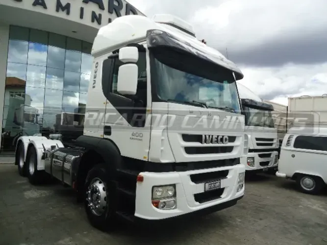 Iveco Stralis 2014 440 6x2 completo com ar