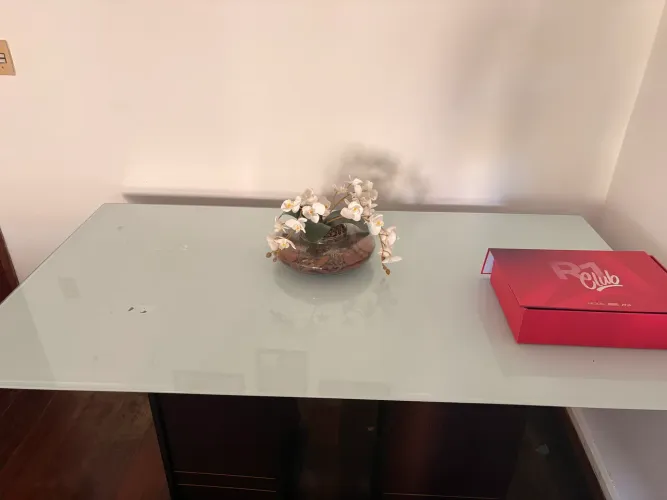Vende-se mesa de vidro