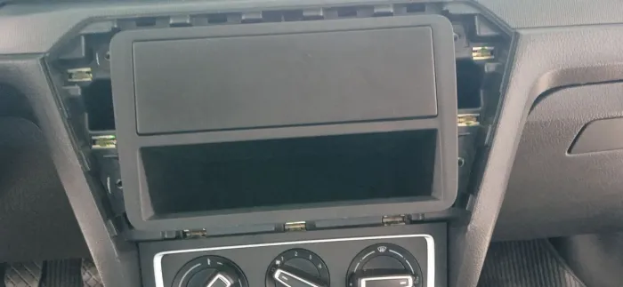 Moldura do rádio original Vw Gol Voyage Saveiro Fox Amarok.