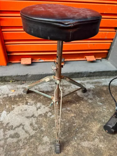 Banquinho de bateria