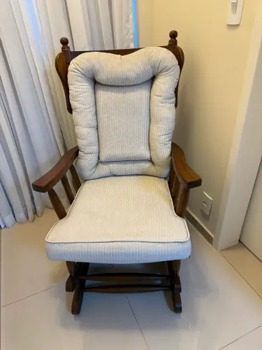 Cadeira de balanço NOVA
